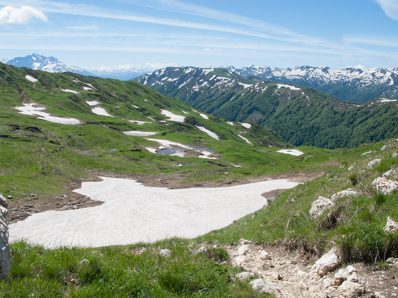 Южный склон горы Гузерипль, изображение ландшафта.